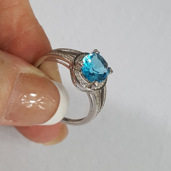 Simulated Blue Topaz with White Cubic Zirconia - Picture 6 of 8